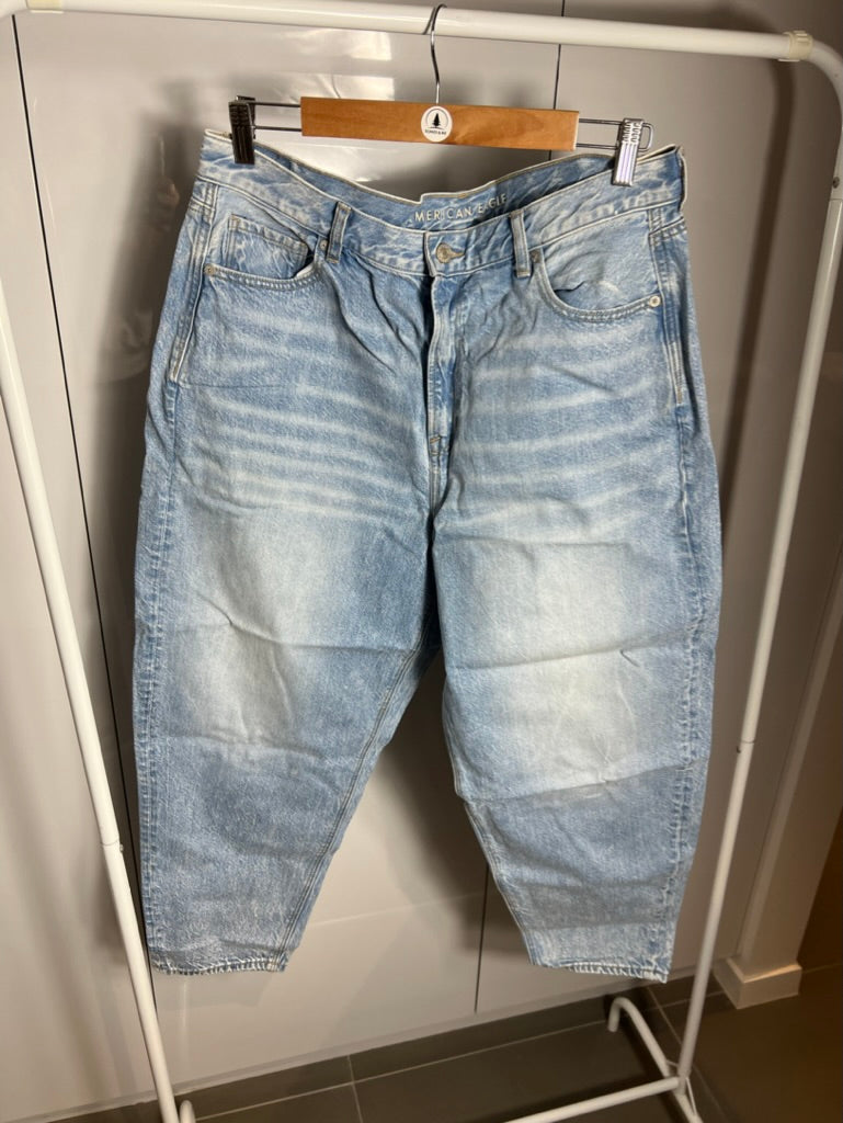American Eagle Jeans in Women's Size 16 Relaxed Style In good preloved condition