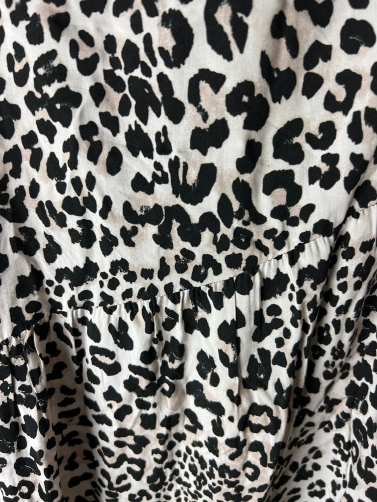 Decjuba Midi Skirt Black & White Leopard Print in Size Large - In great Near New Condition