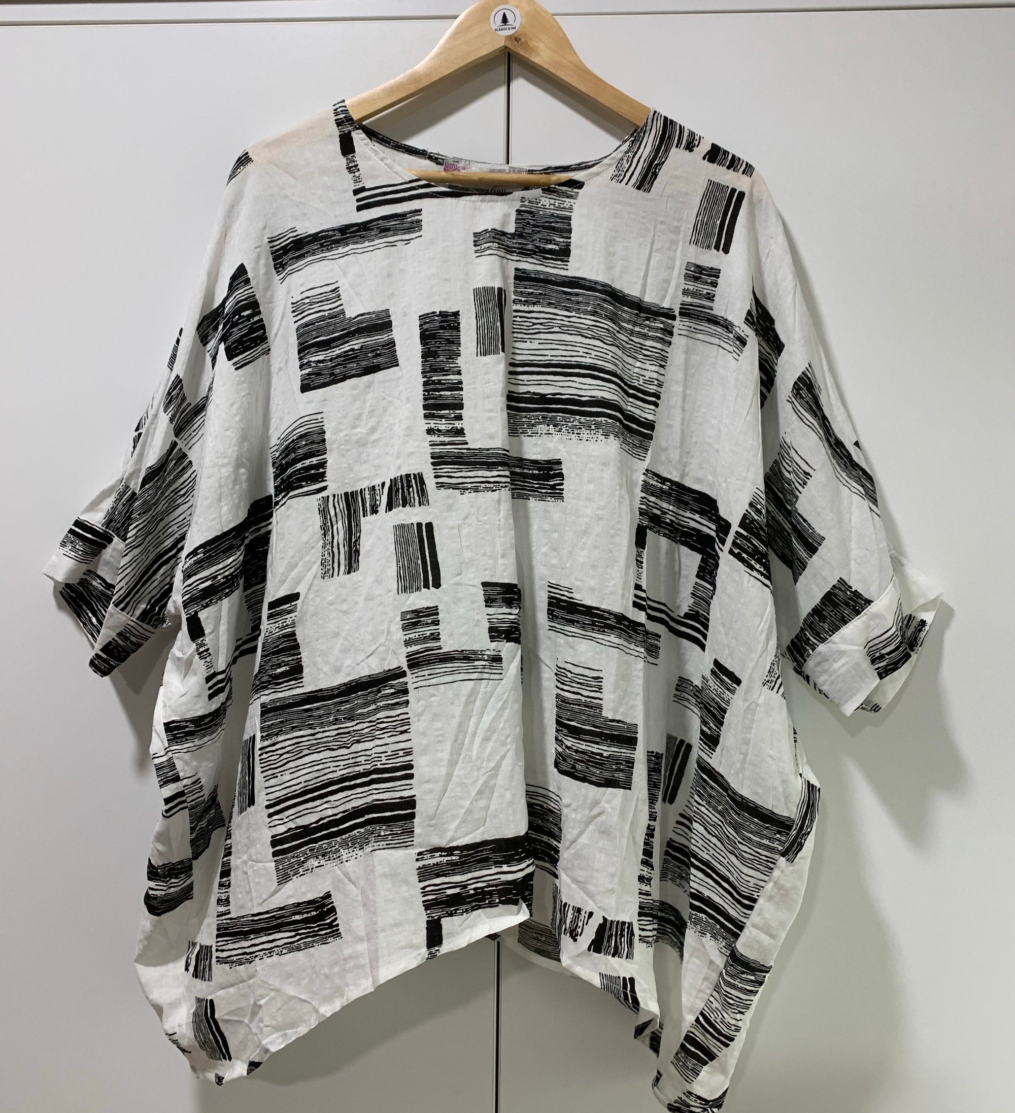 Linen Blend Top in Black & White Relaxed Fit - Available in Sizes S/M & L/XL