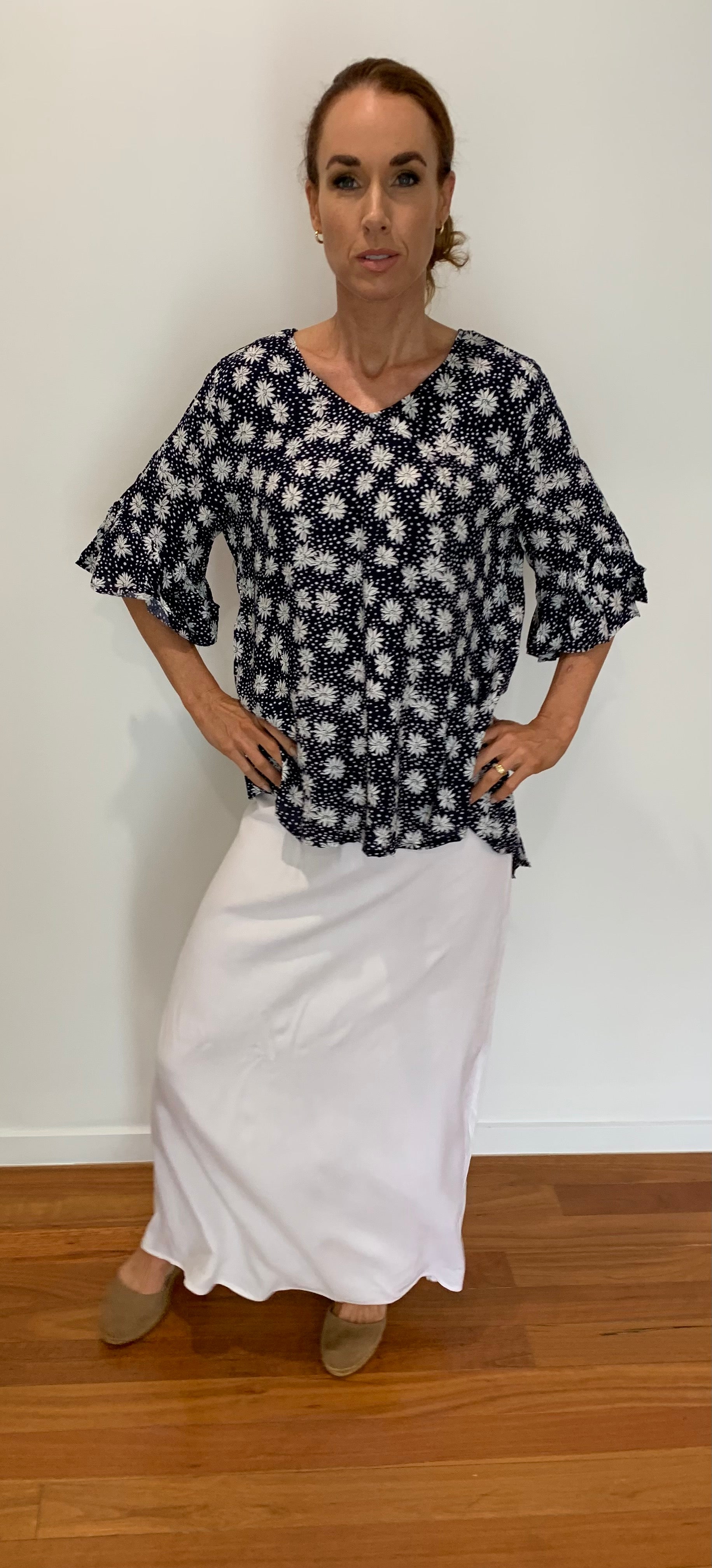 Silver Wishes Navy Blue Top w White Daisy Print Flounce Sleeve High Low Hemline