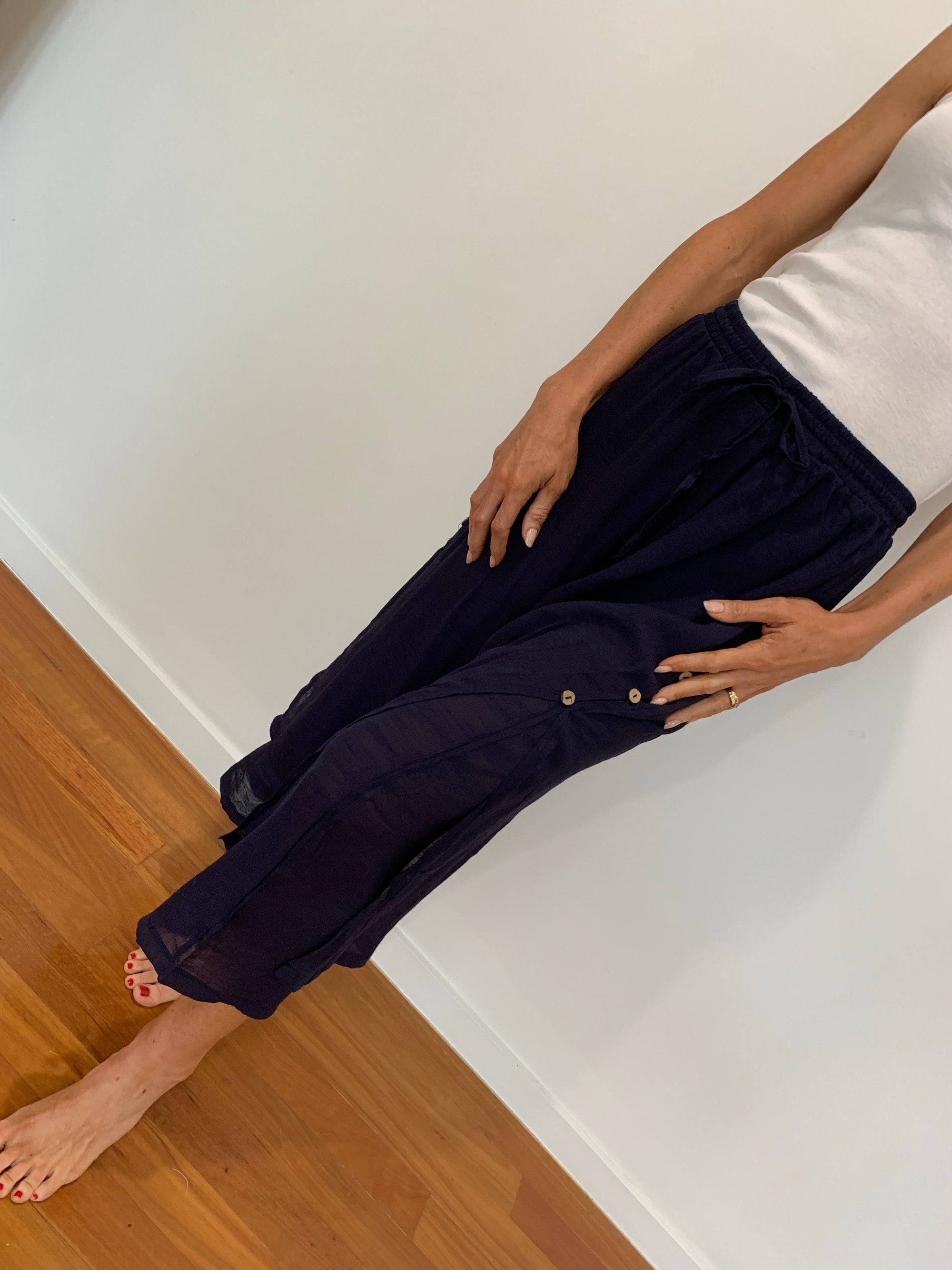 Layered Flowing Beach Pants with Wooden Buttons Resort Wear