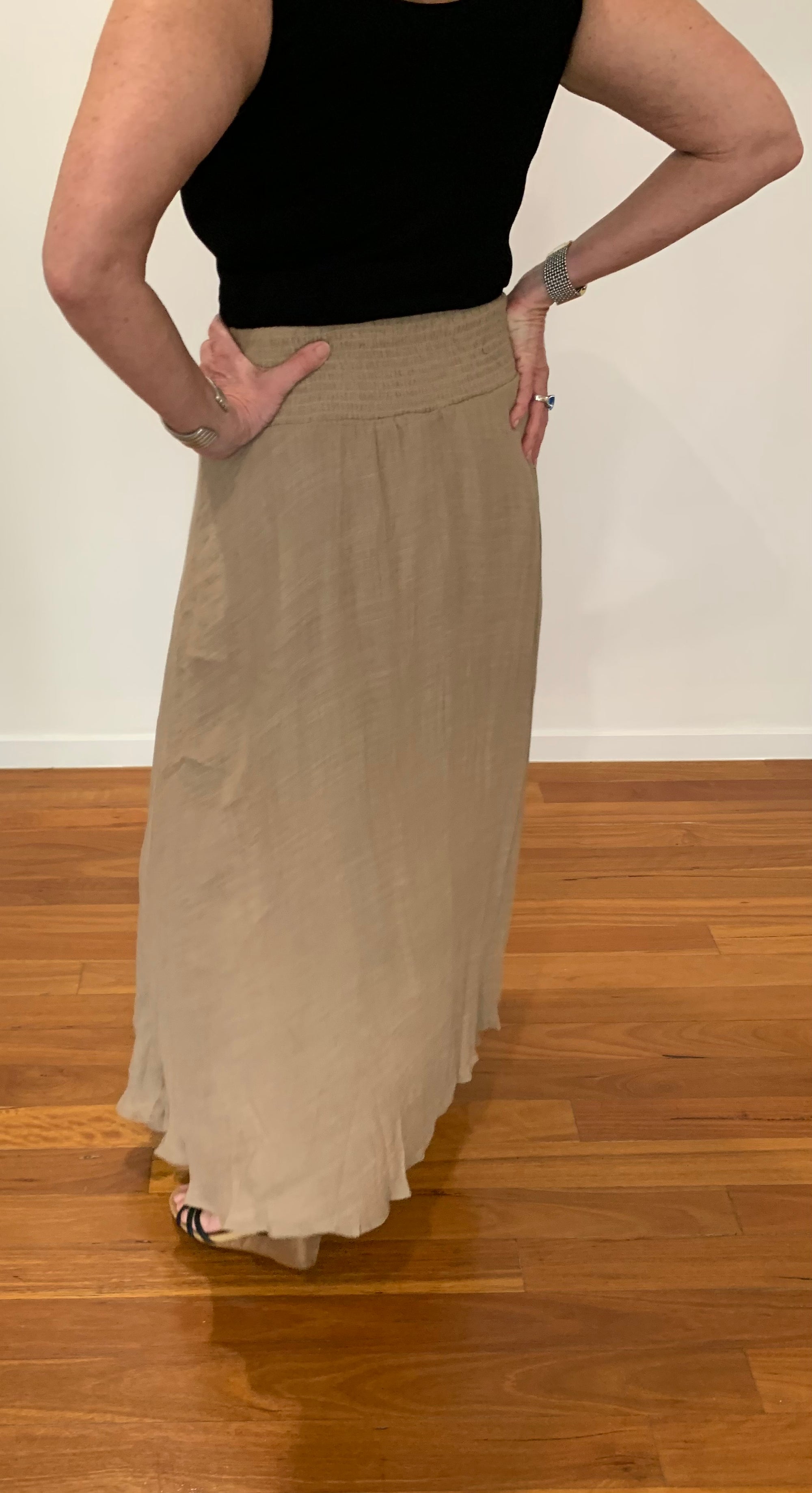 Maxi Skirt in Stunning Mocha Colour w Slit Lining & Button Front