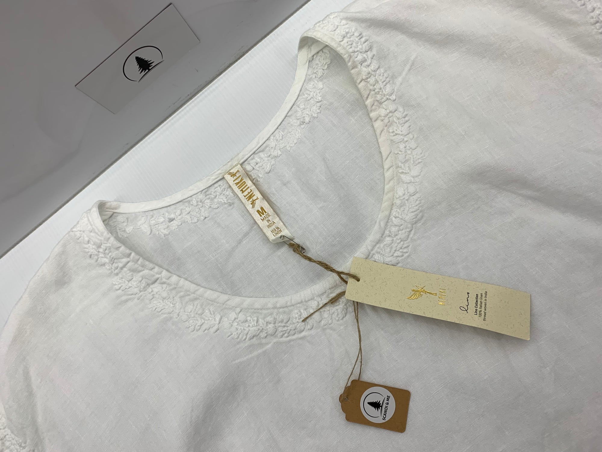 White 100% Linen Dress w Short Sleeves and Neckline Detail from Nemuki