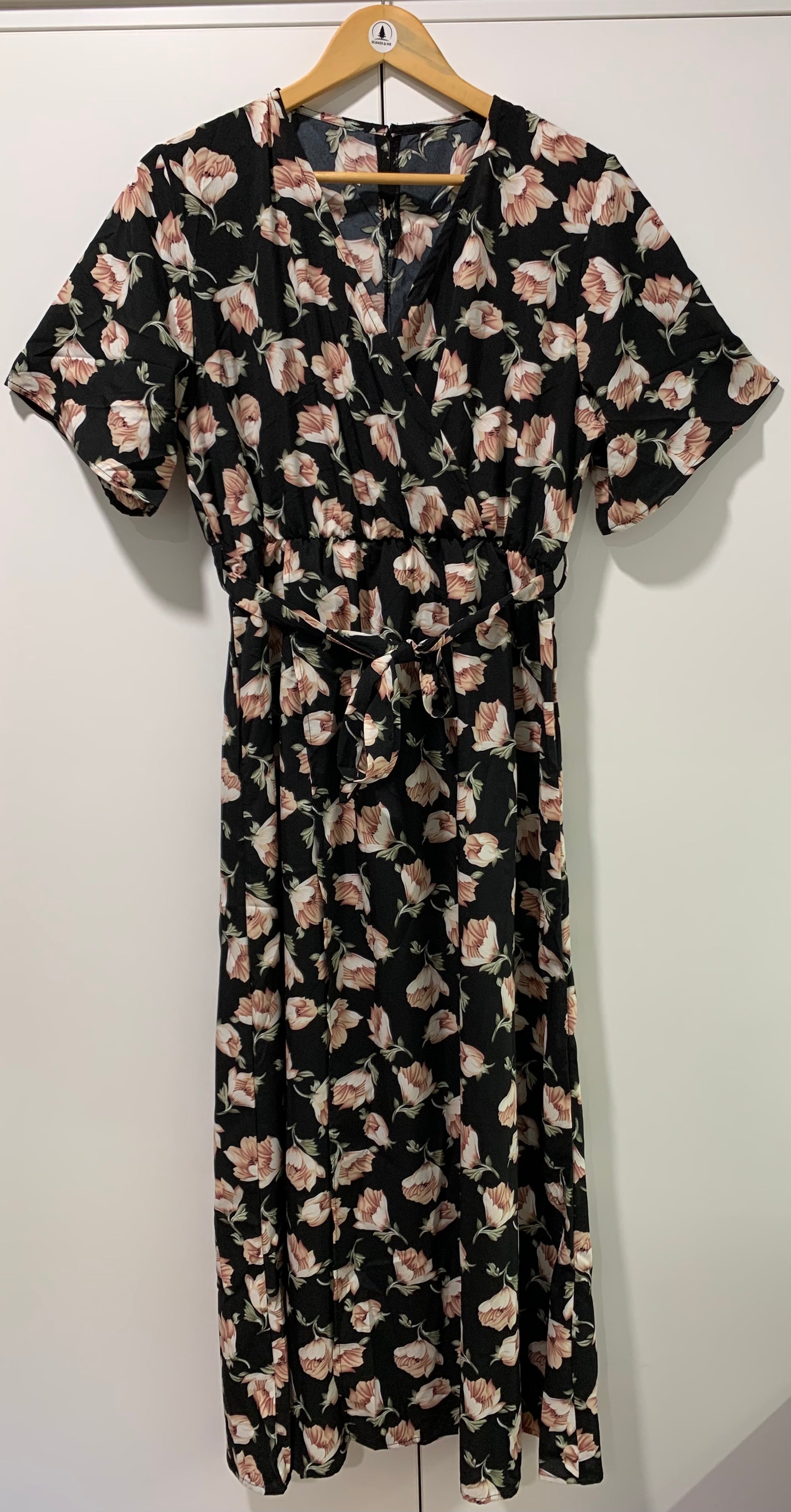 Long Dress in Black with Pink Floral Print Crossover Elastic Waist Style Women's Size L/XL - Scandi & Me
